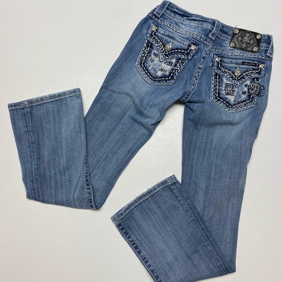 Miss Me Embellished Boot Cut Blue Jeans in LT 01C Size 26 VGUC - Picture 2 of 16